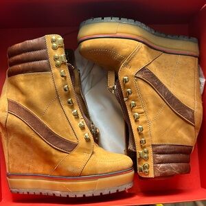 Tommy Hilfiger Collection Tan and Brown Wedge Boots